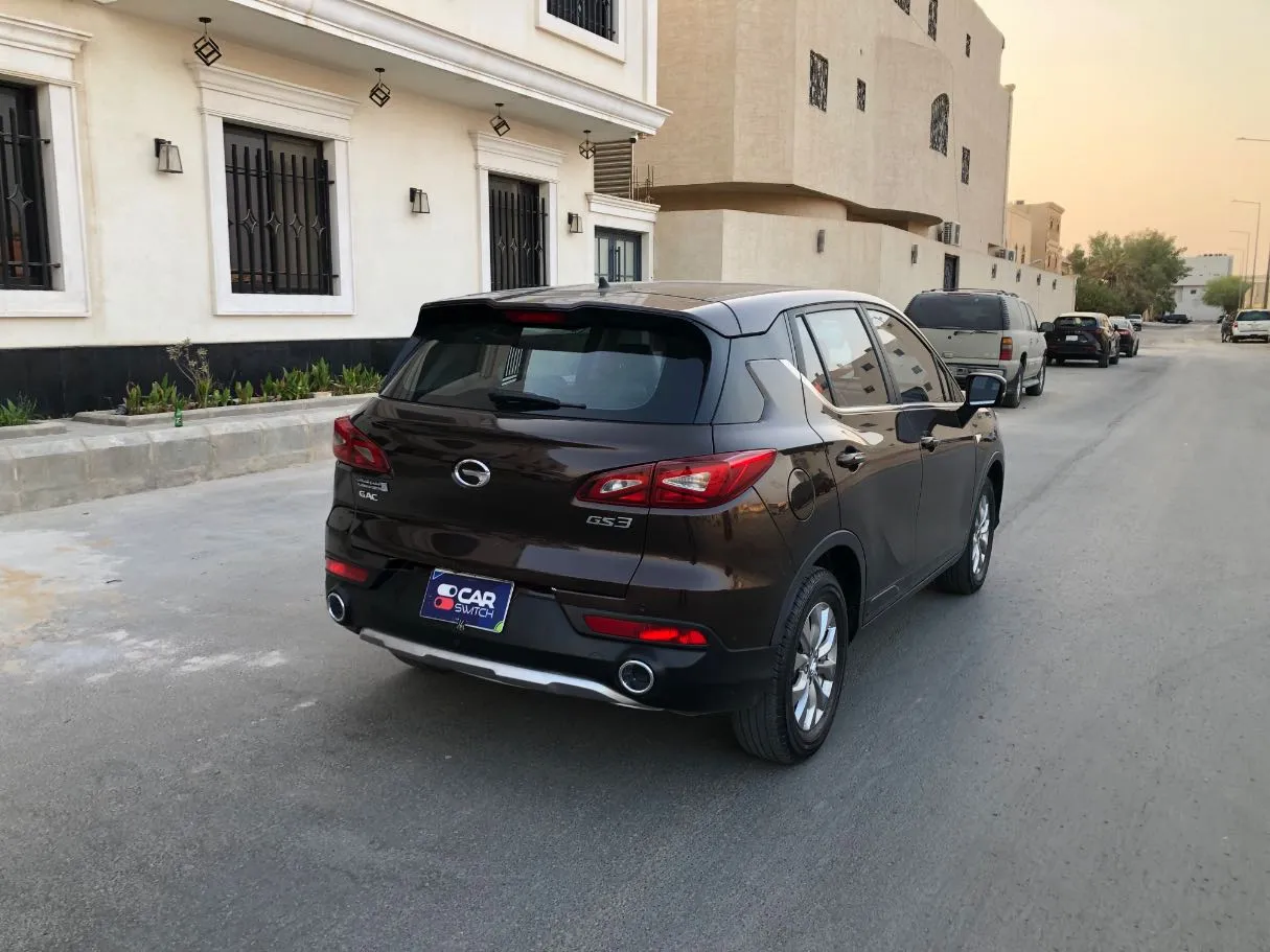 Car image 5