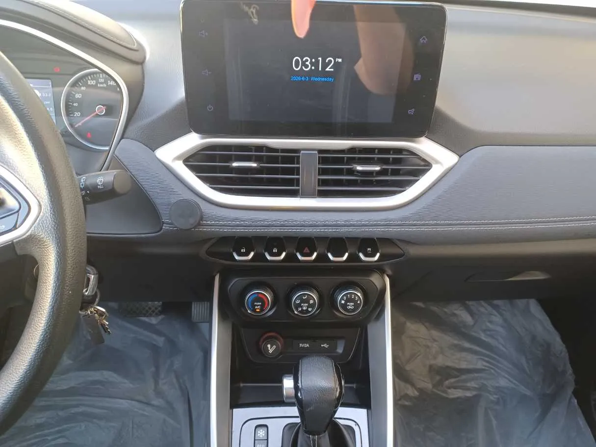 Car image 15