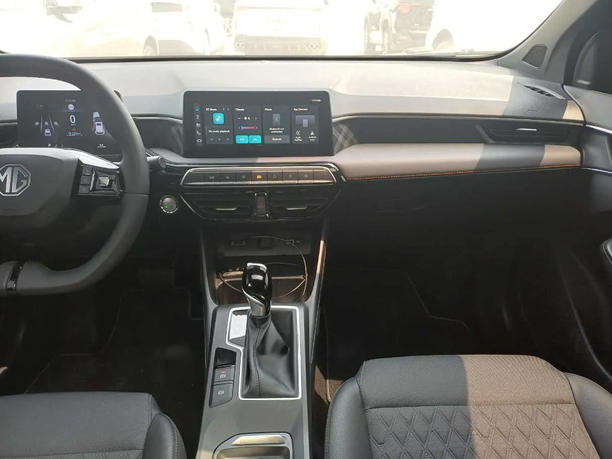 Car image 14
