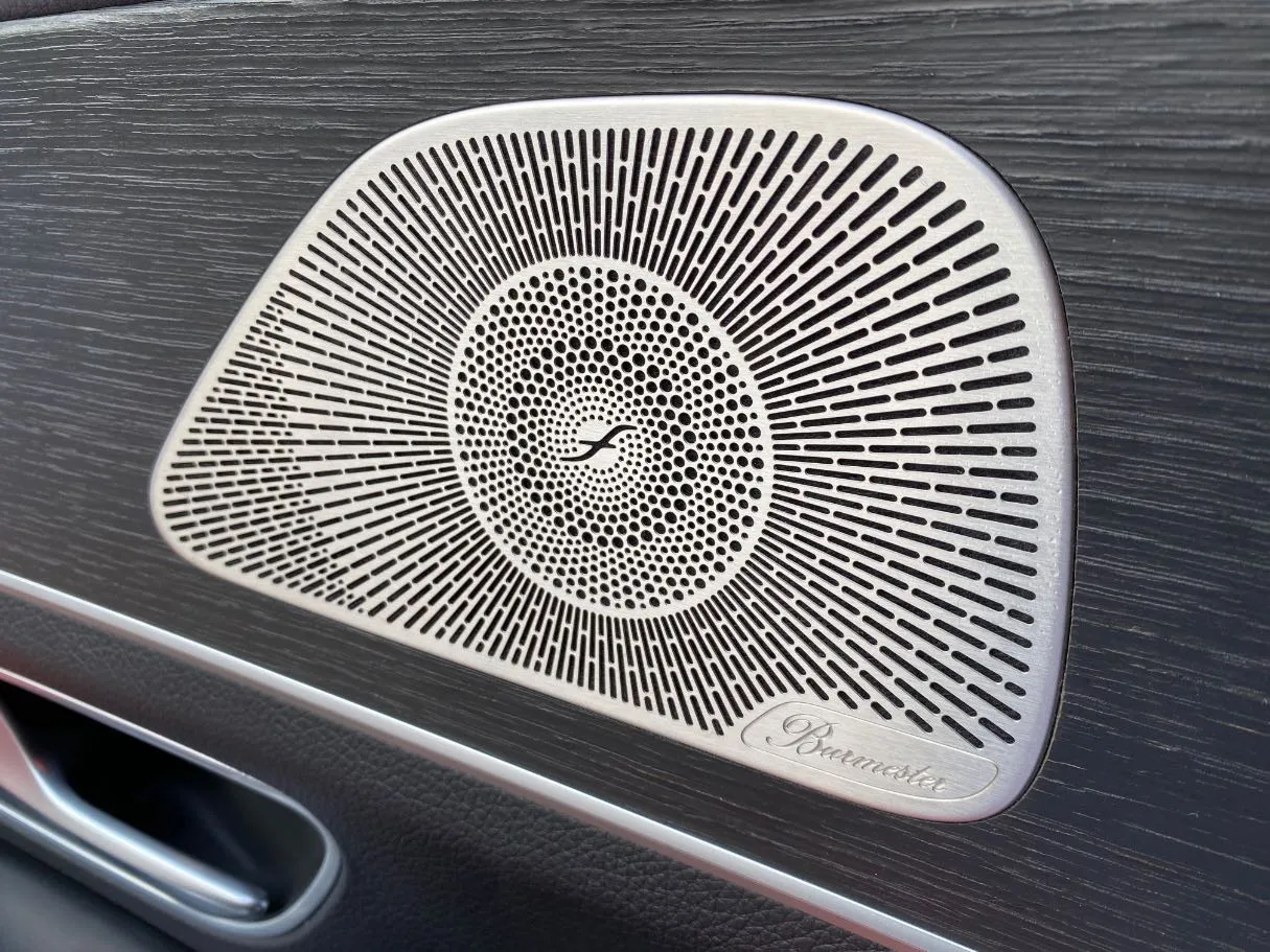 Car image 30