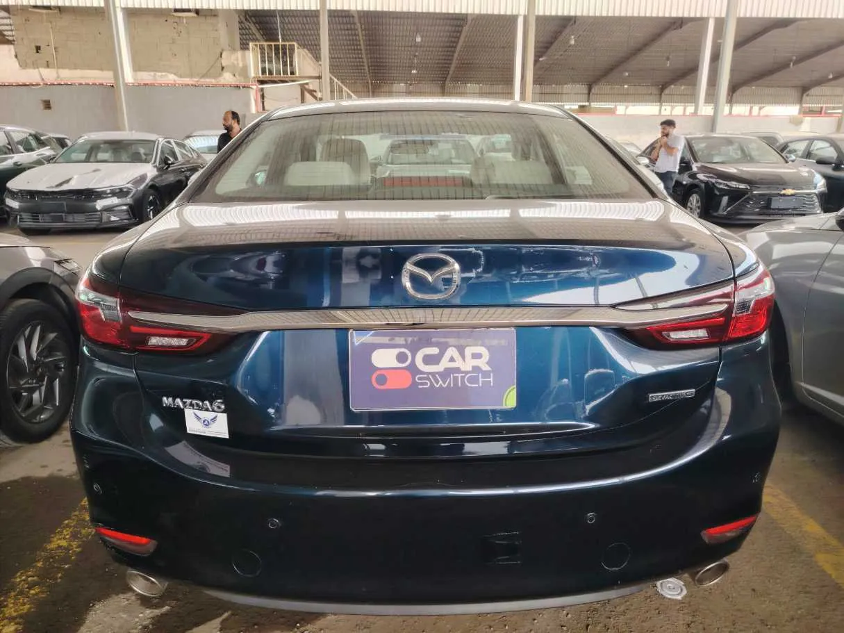 Car image 6