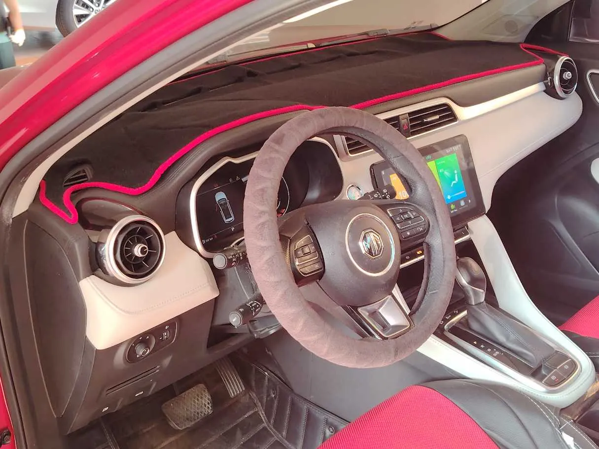 Car image 13