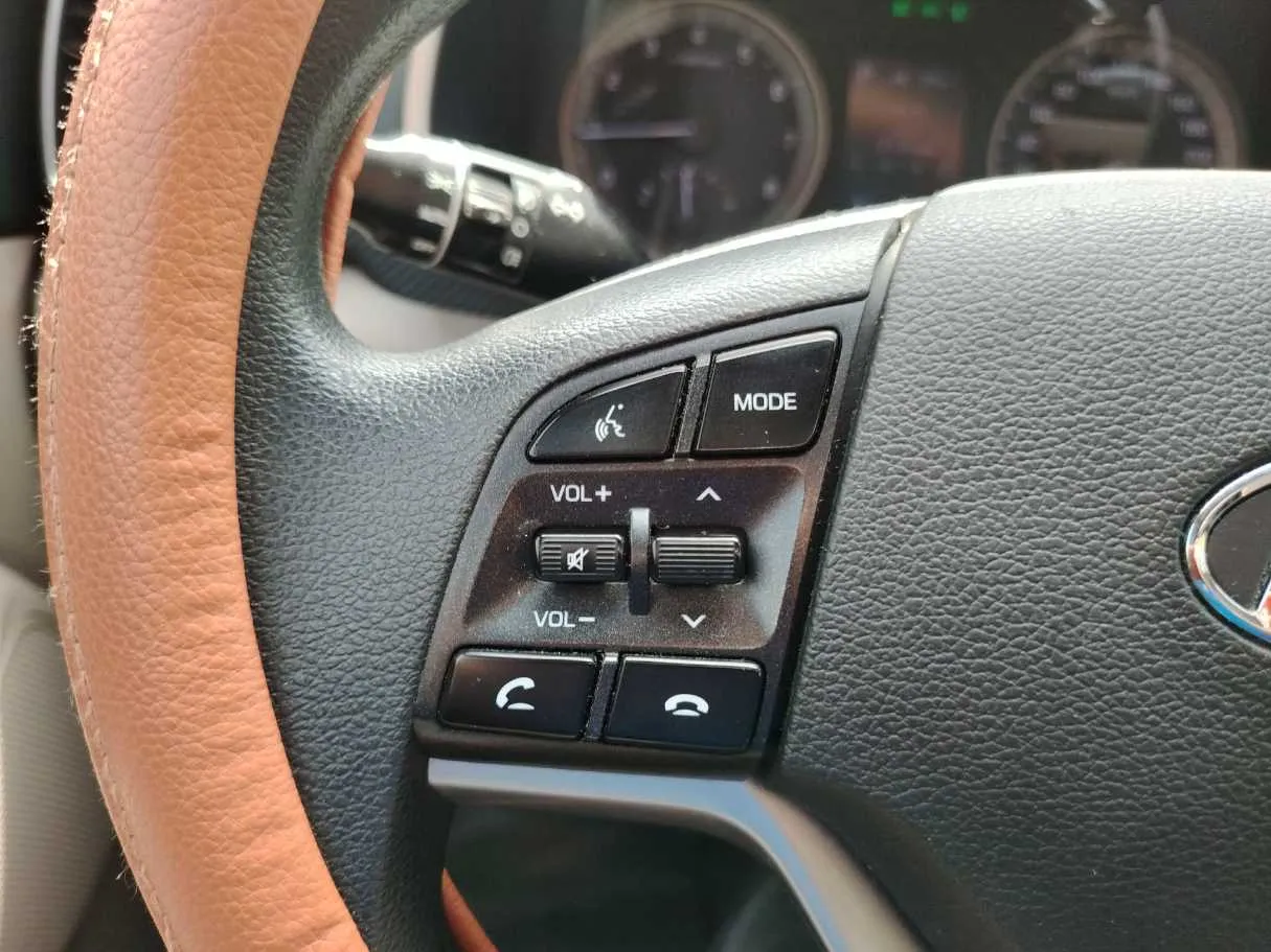Car image 35