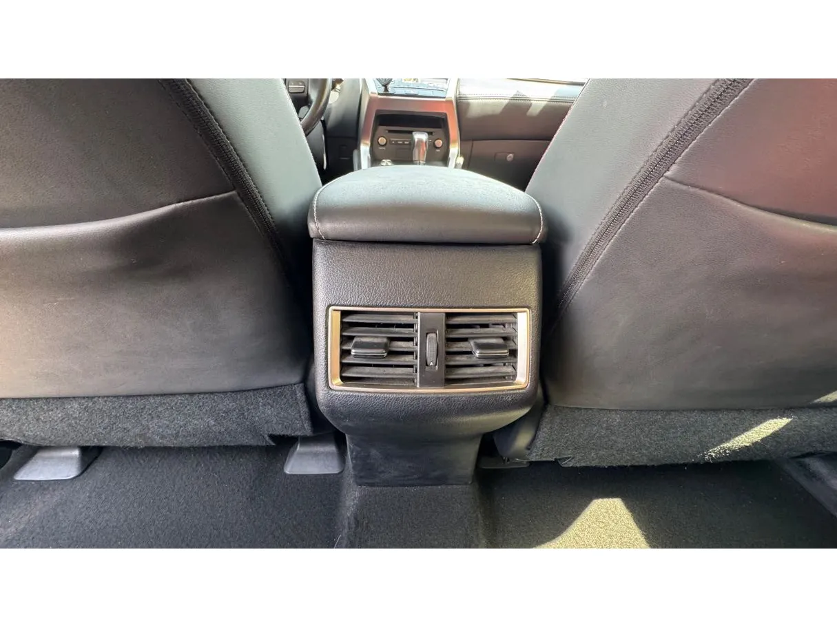 Car image 29
