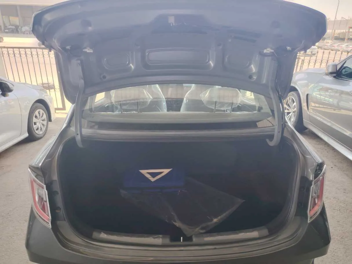 Car image 25