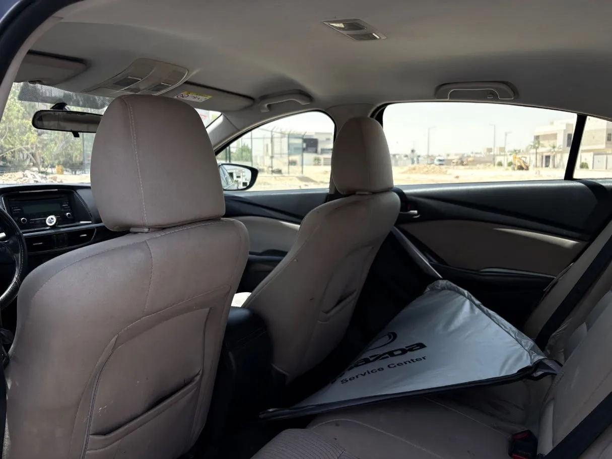 Car image 17