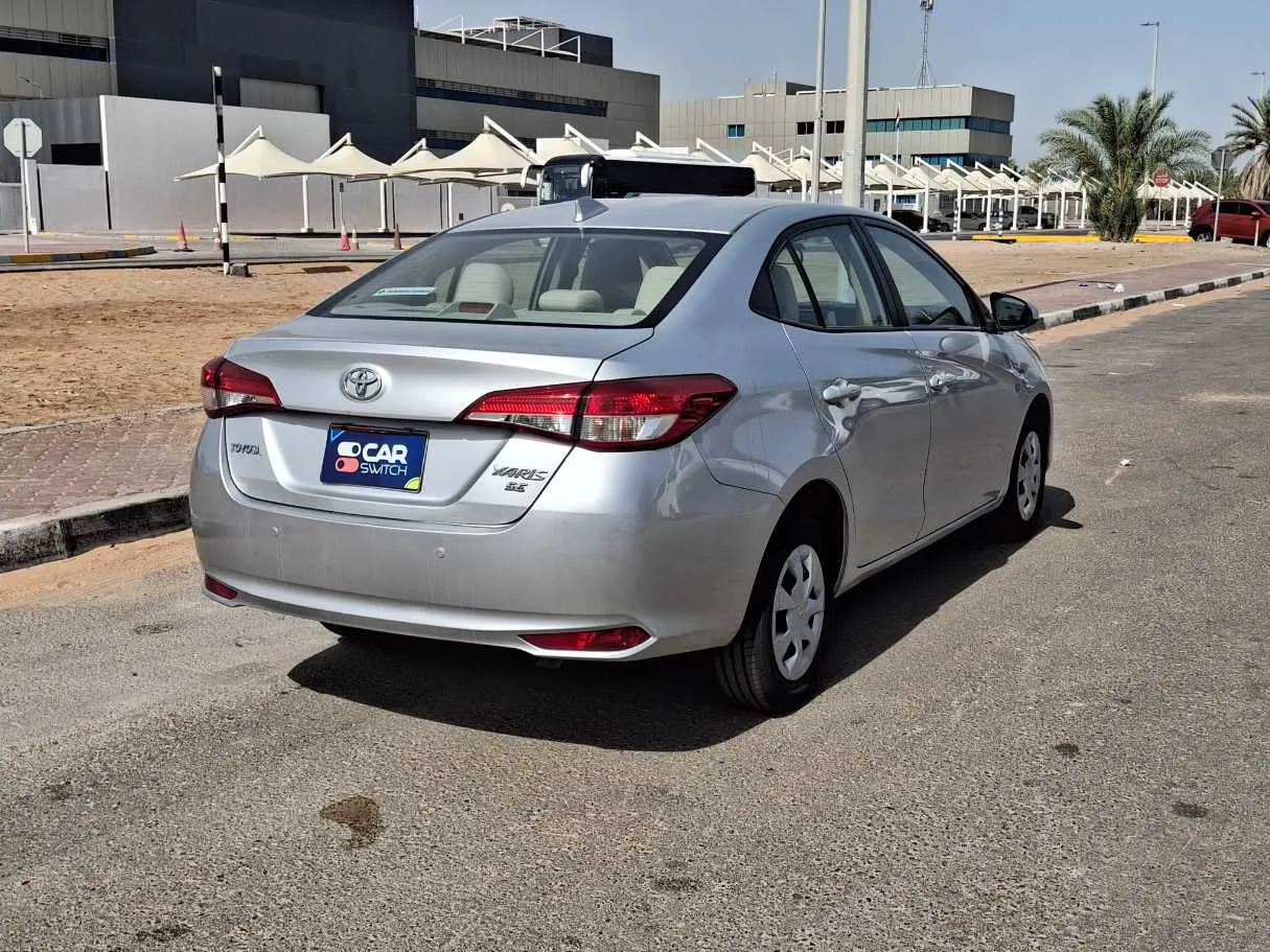 Car image 5