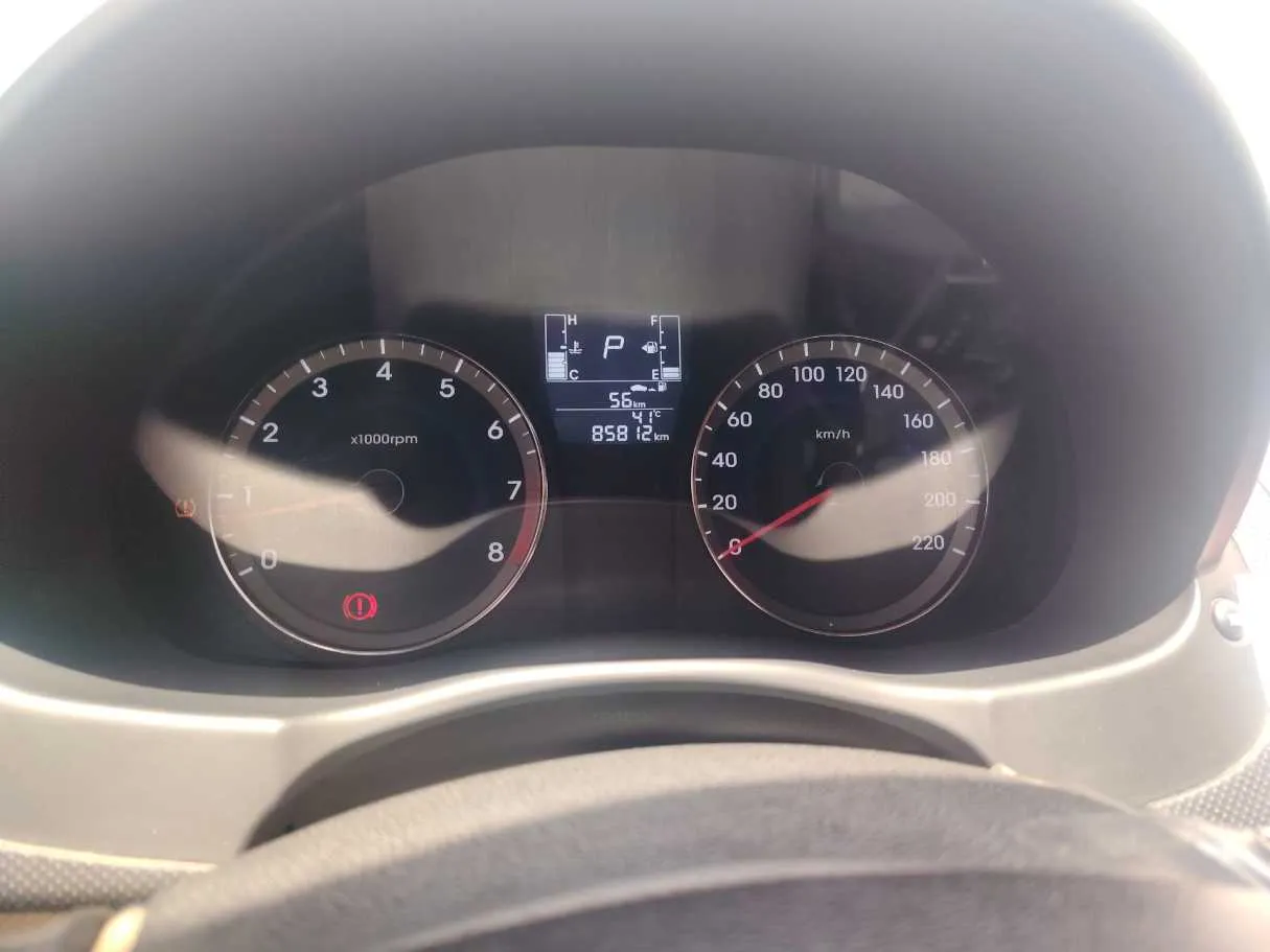 Car image 24