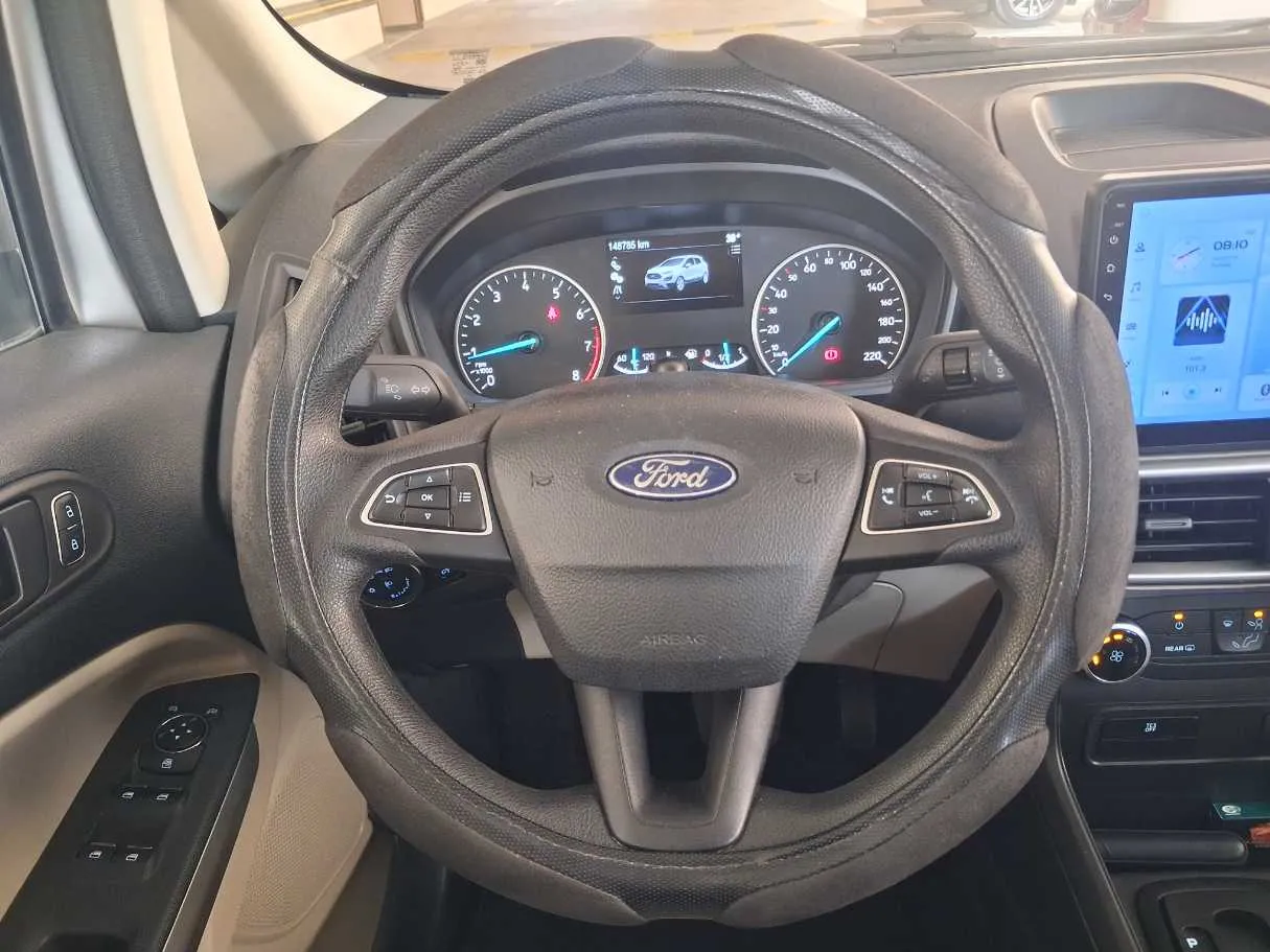 Car image 15