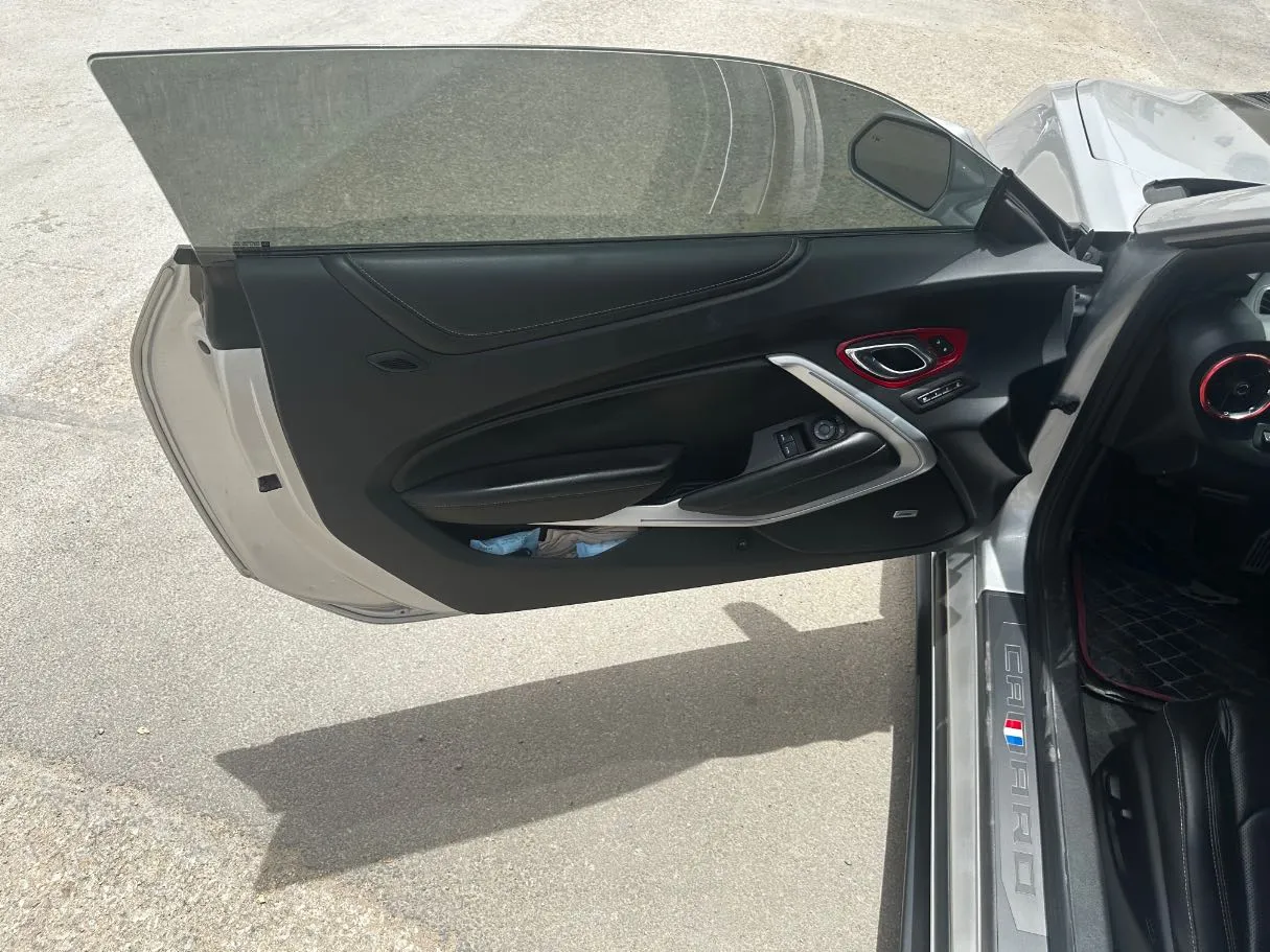 Car image 10