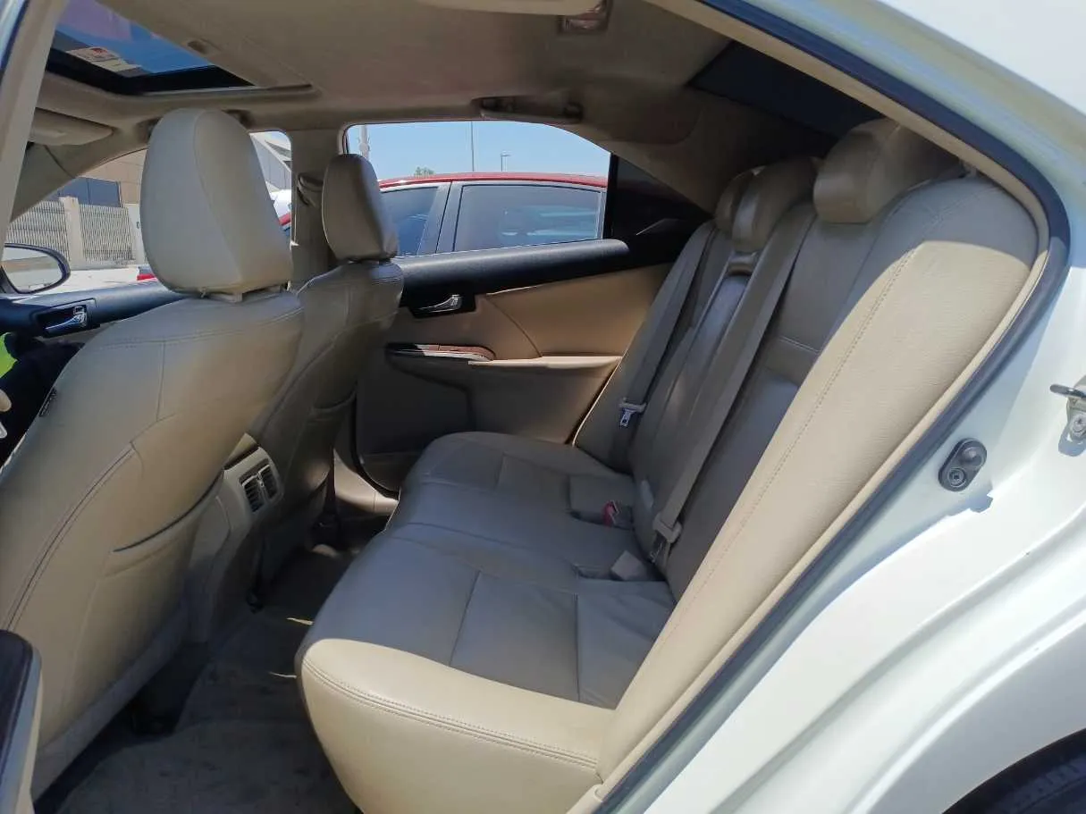 Car image 13