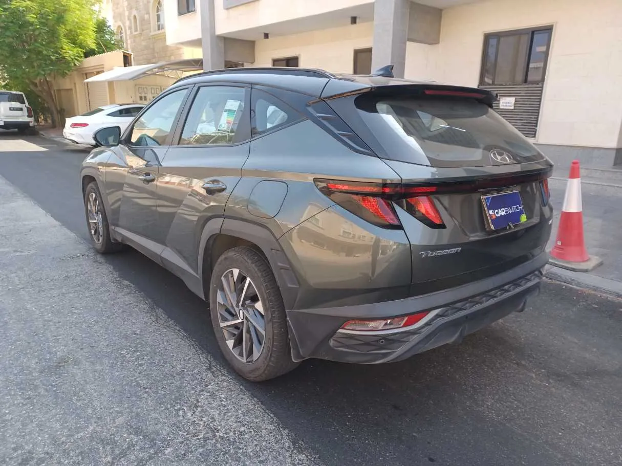 Car image 7