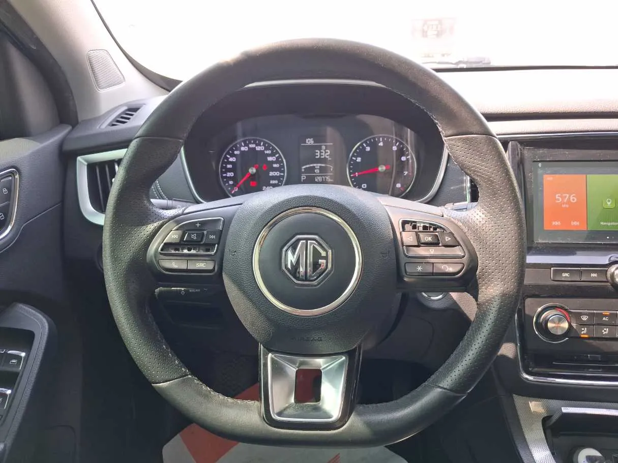 Car image 17