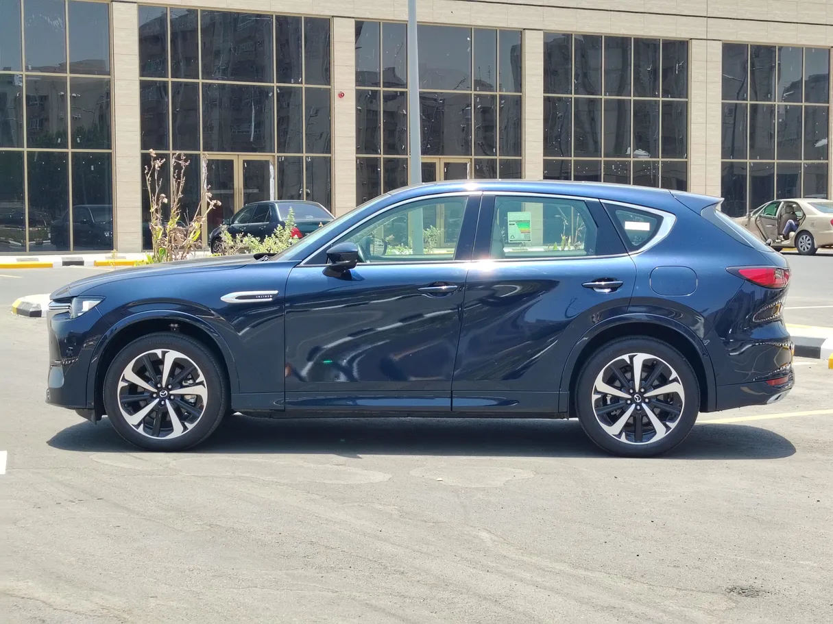 Car image 8