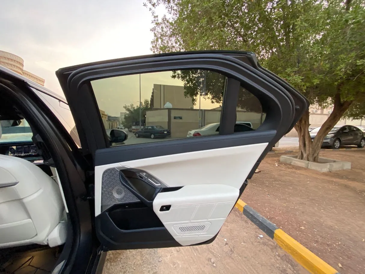 Car image 35
