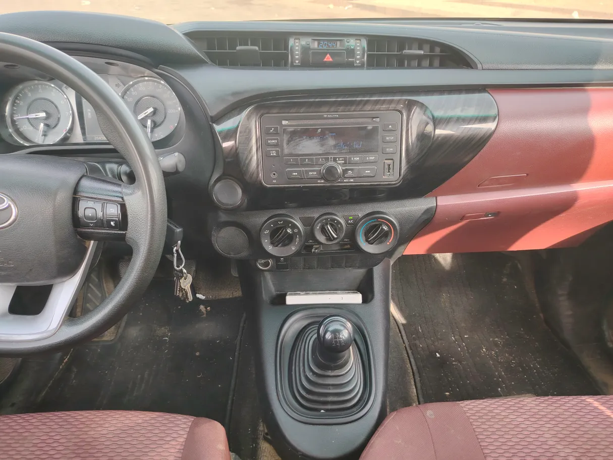 Car image 18