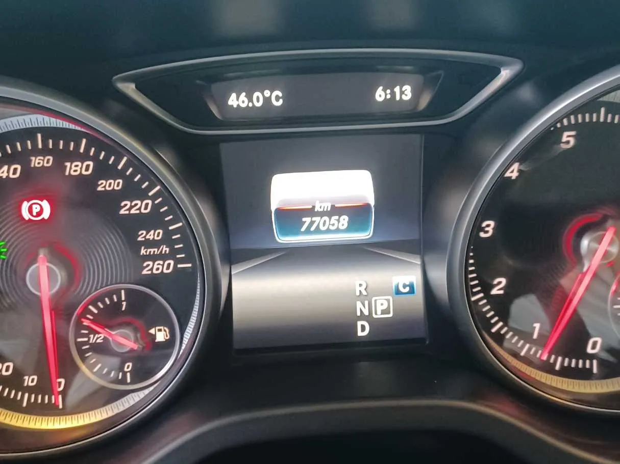 Car image 20