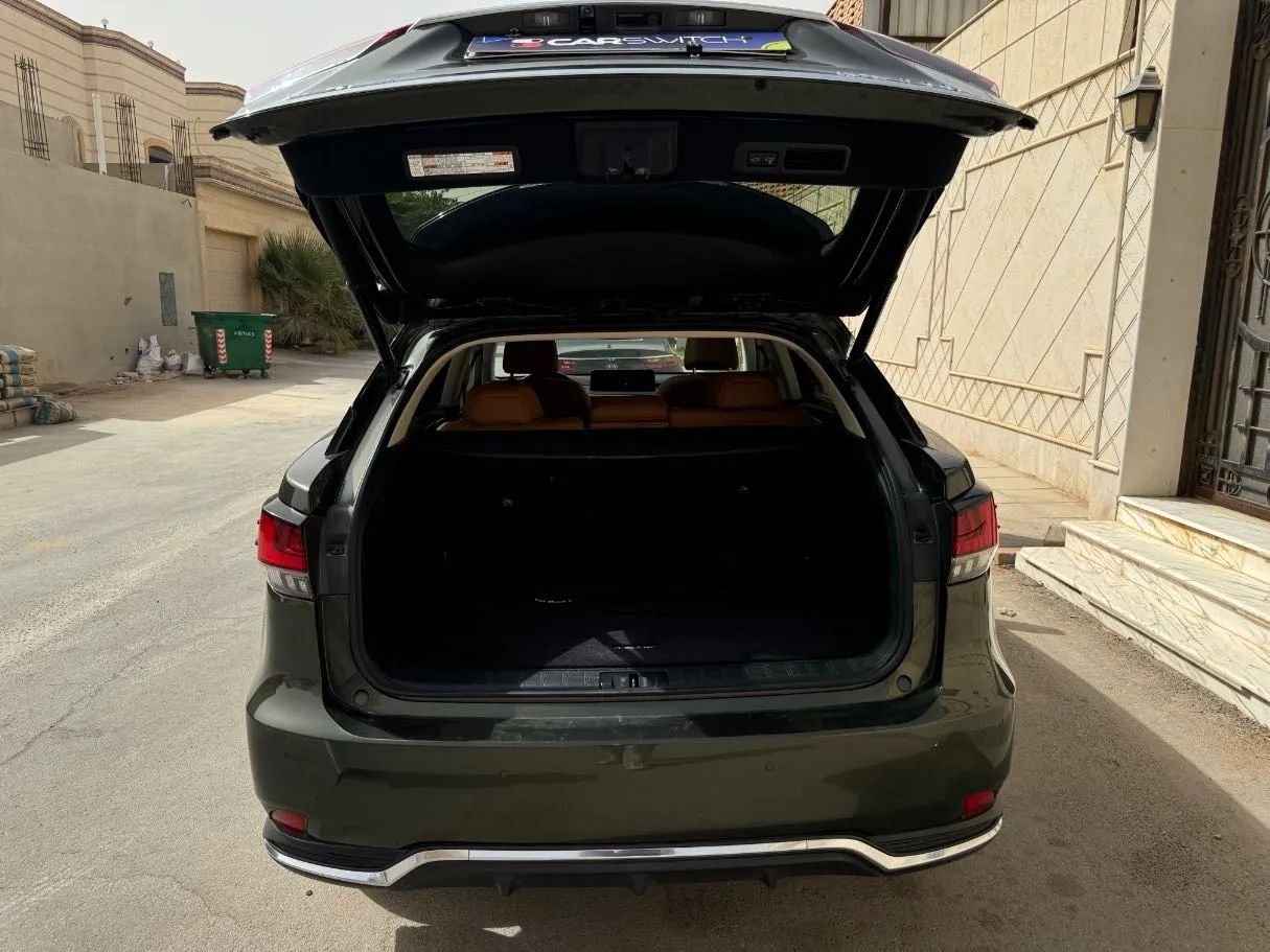 Car image 20
