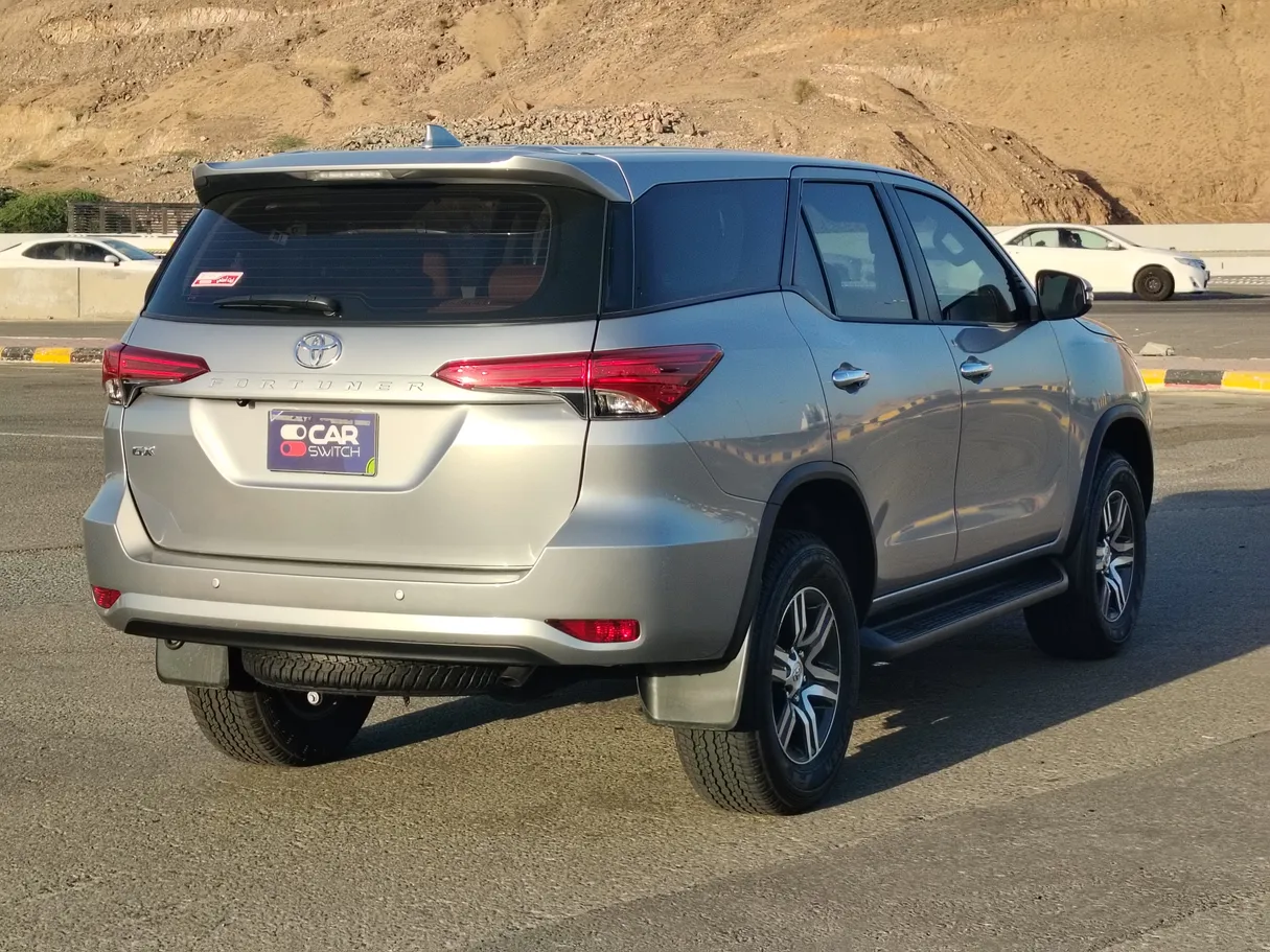Car image 5