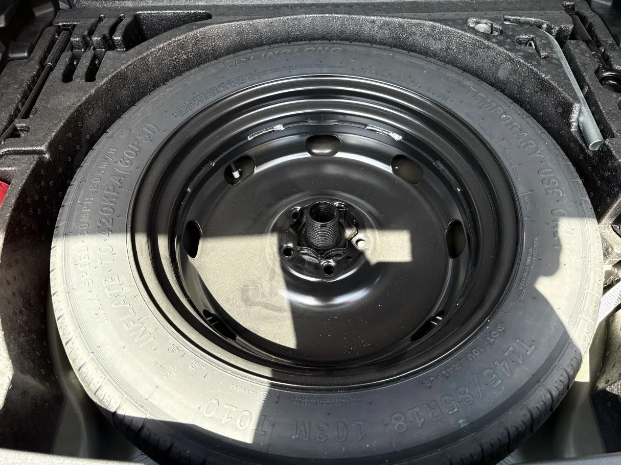Car image 30
