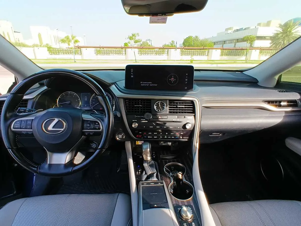 Car image 16
