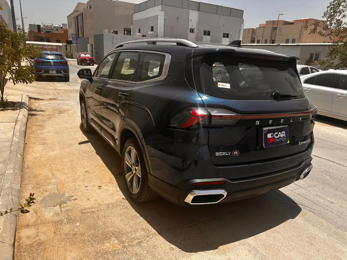 Car image 7