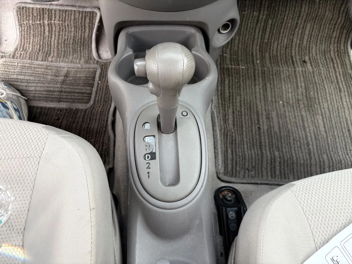 Car image 14