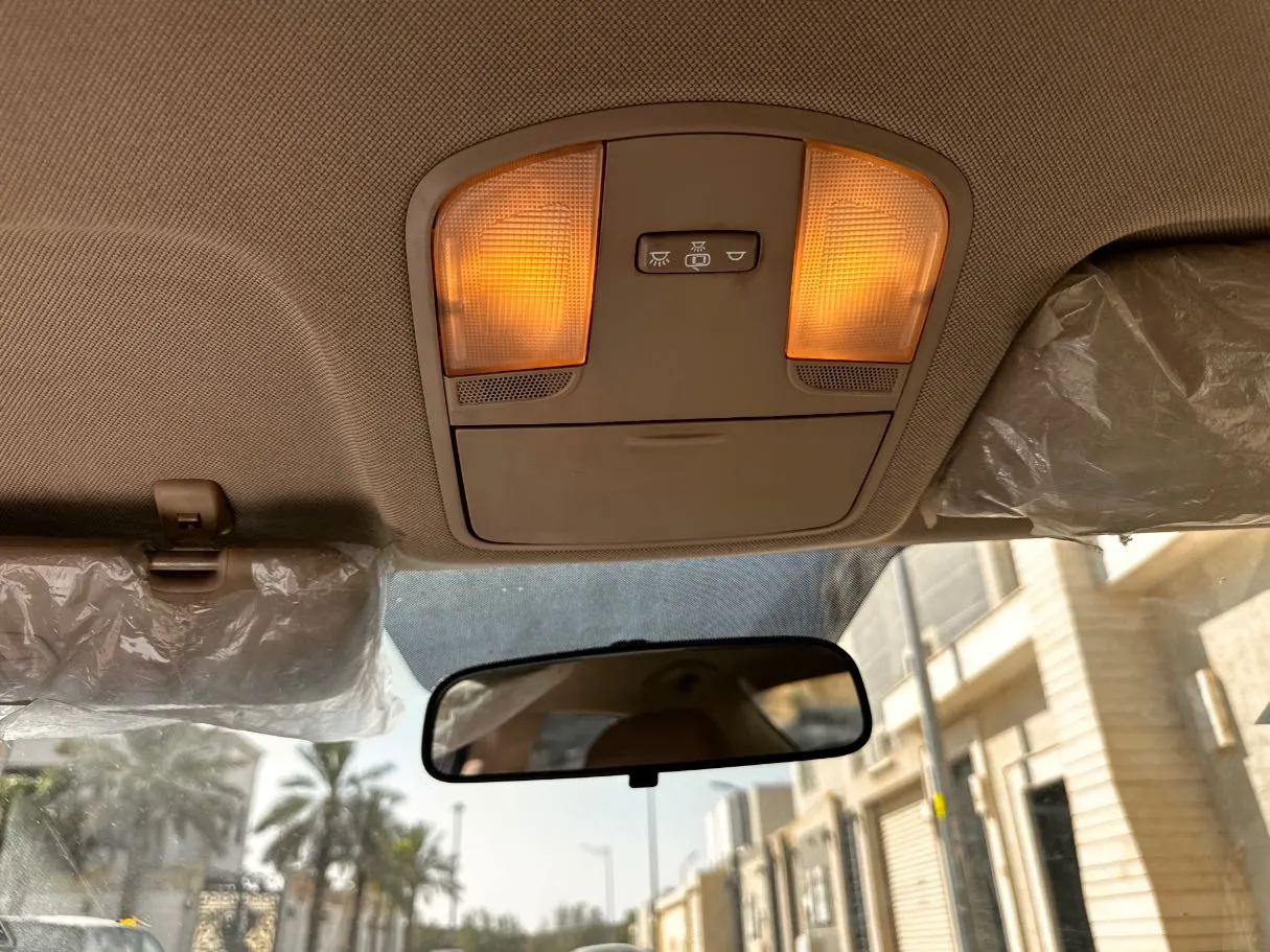 Car image 23