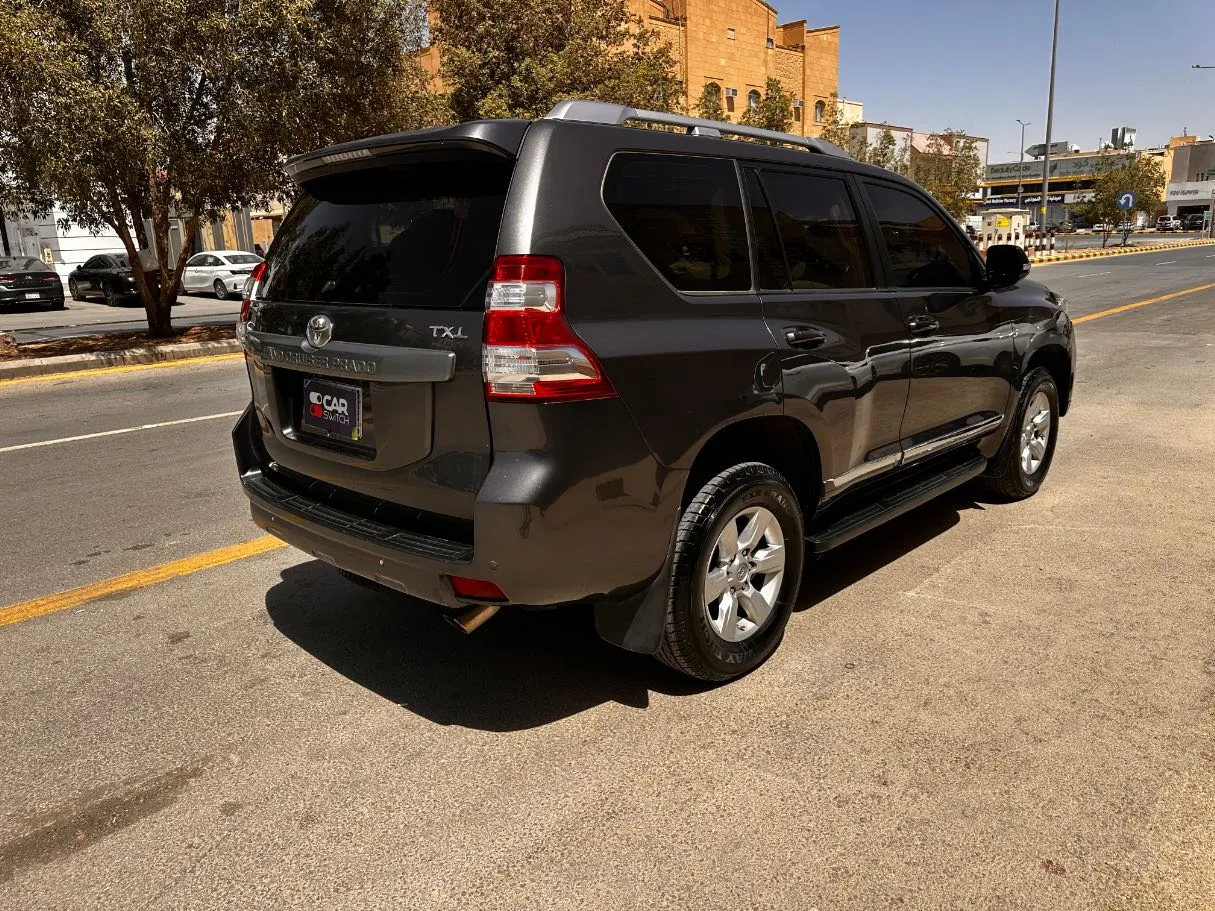 Car image 5