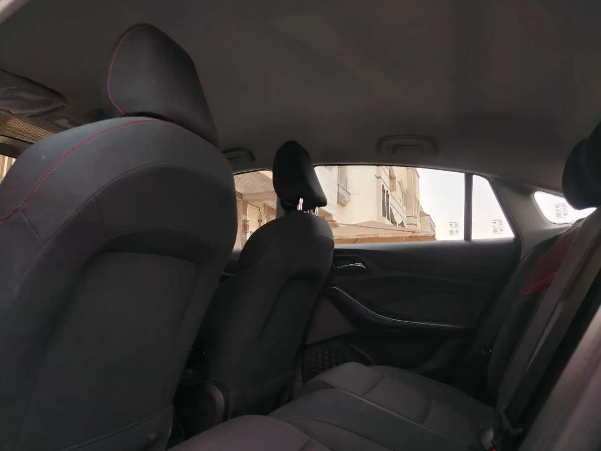 Car image 20