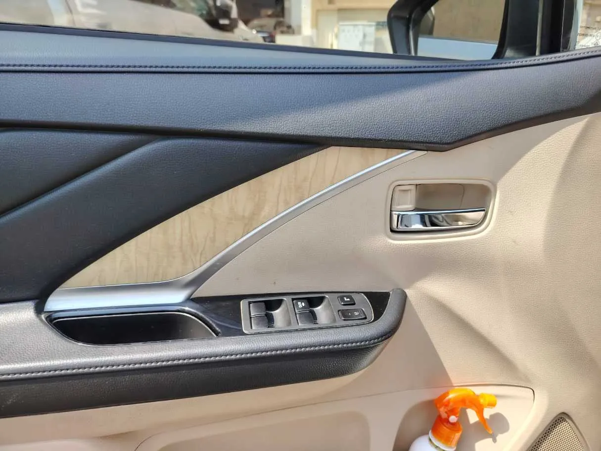Car image 32