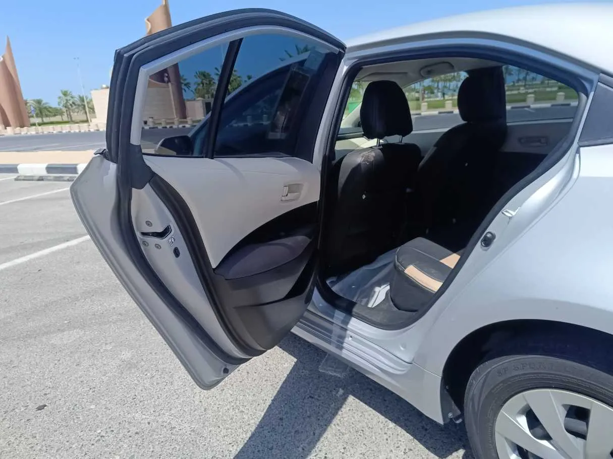 Car image 15