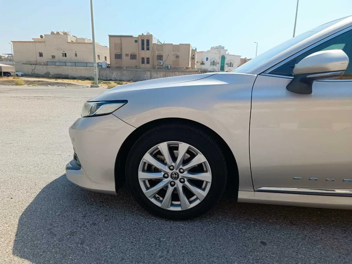 Car image 9