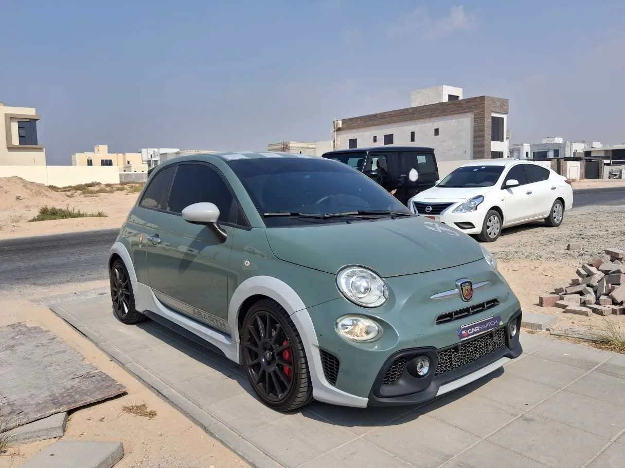 Car image 3