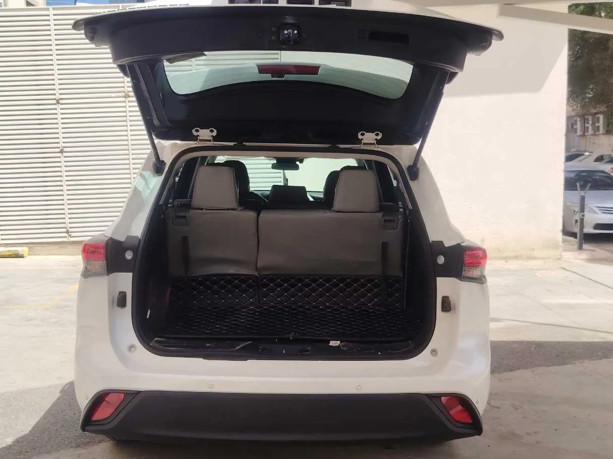 Car image 22