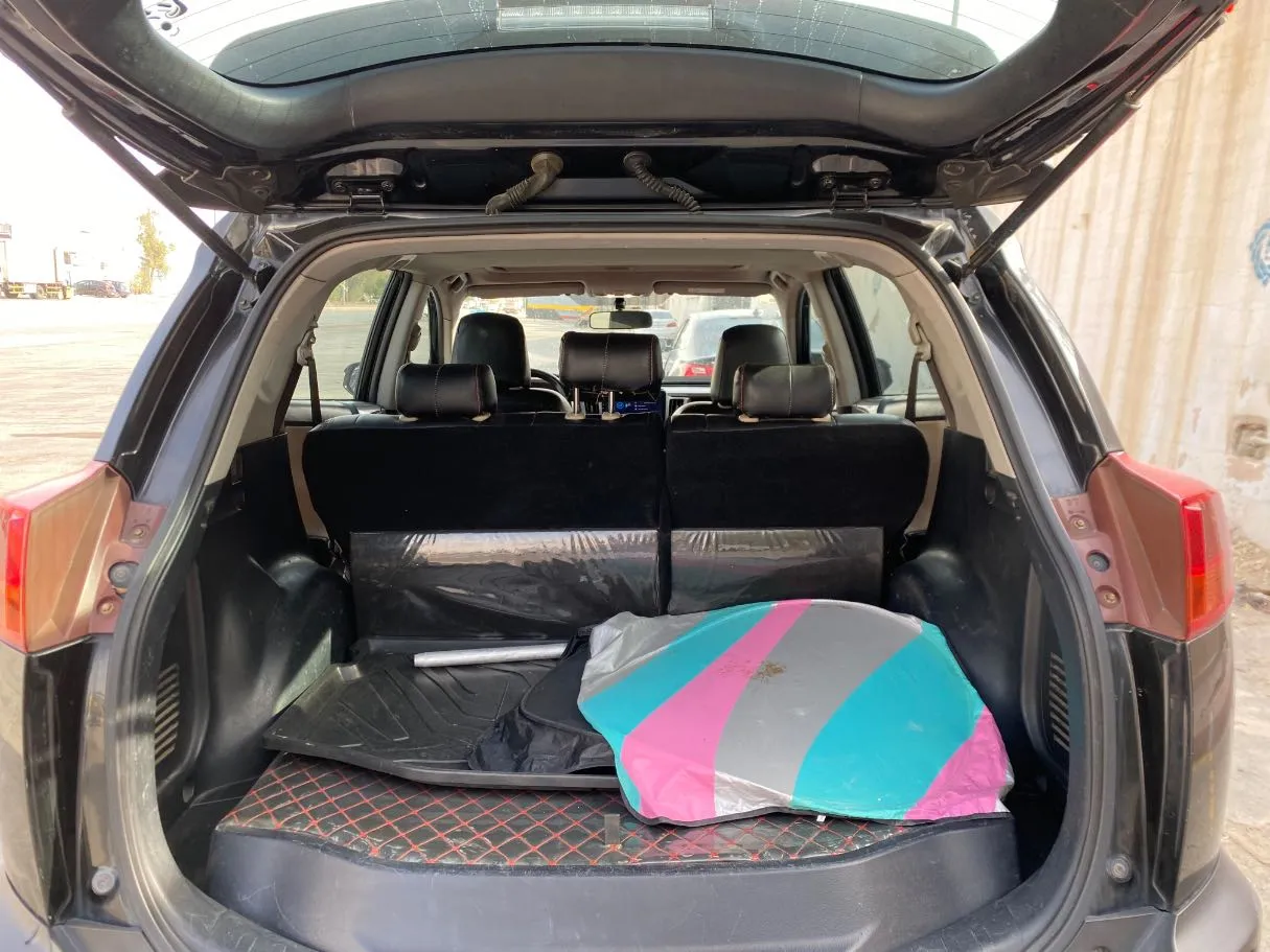 Car image 18