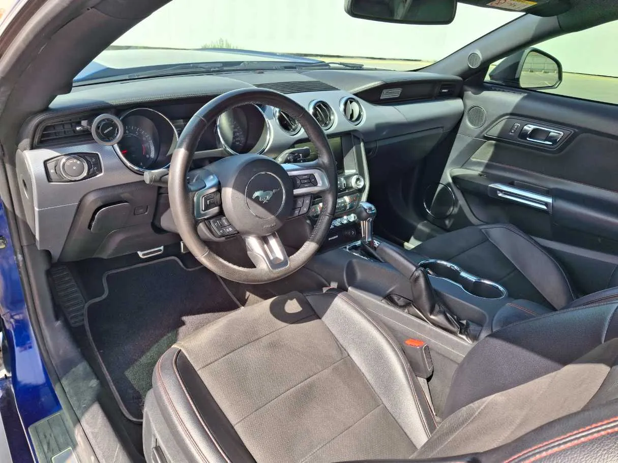 Car image 11