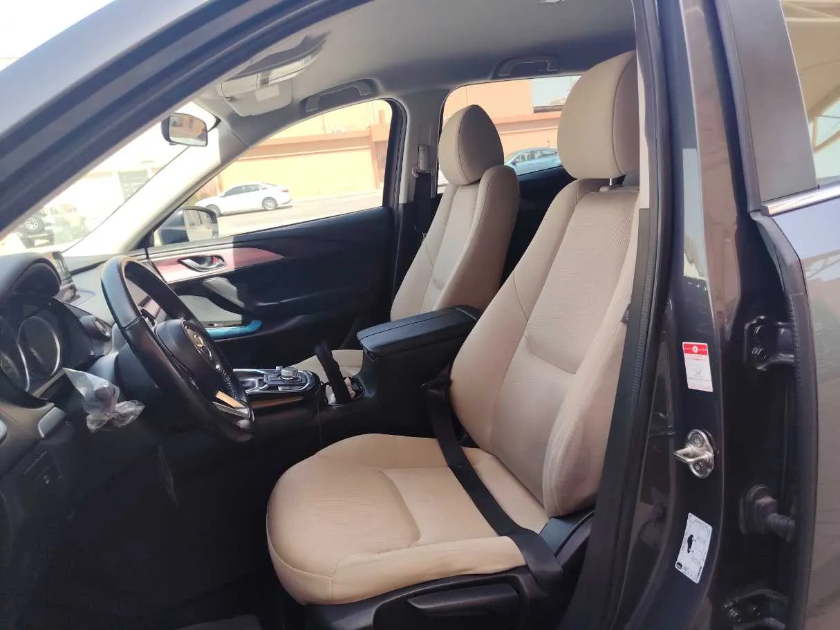 Car image 13
