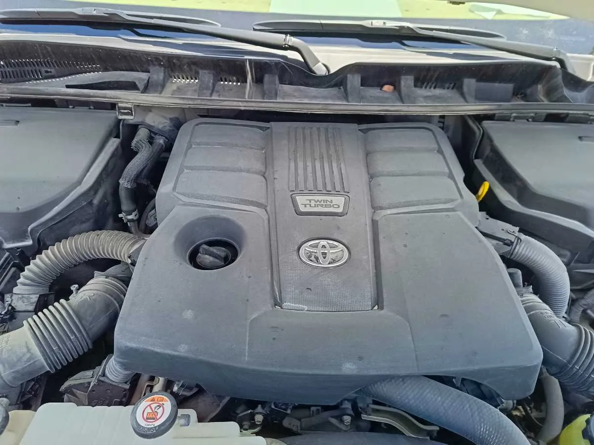 Car image 32