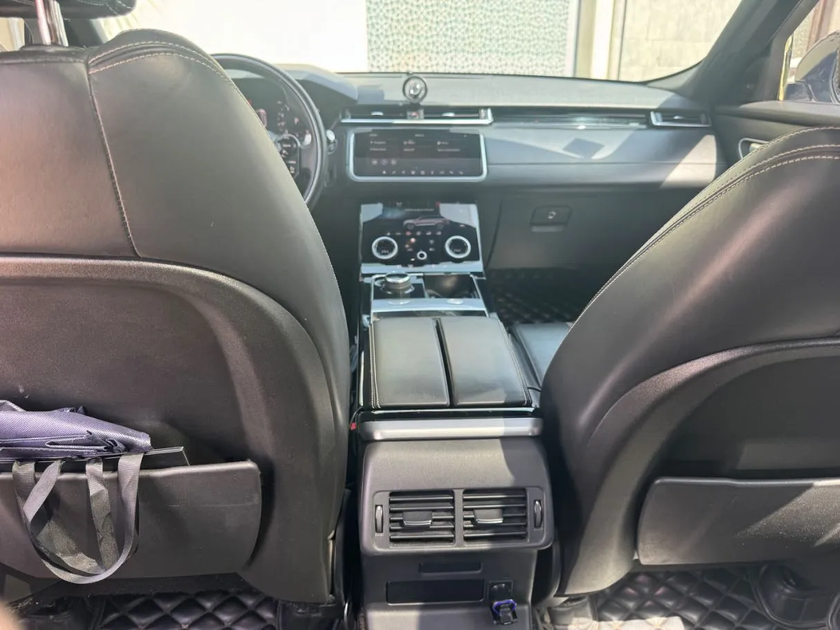 Car image 21