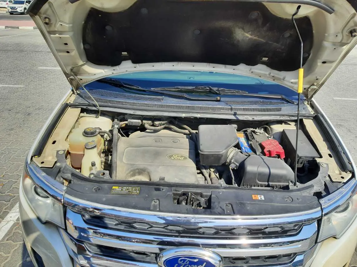 Car image 19
