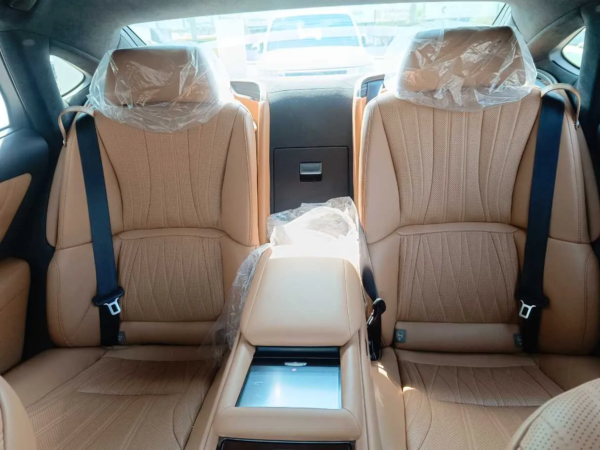 Car image 20