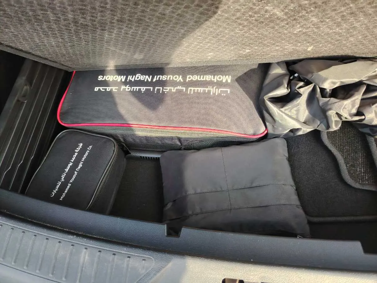 Car image 33
