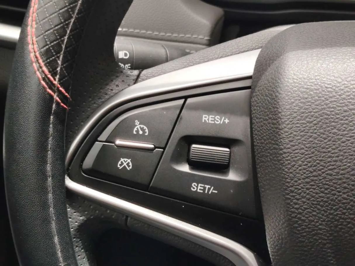 Car image 26
