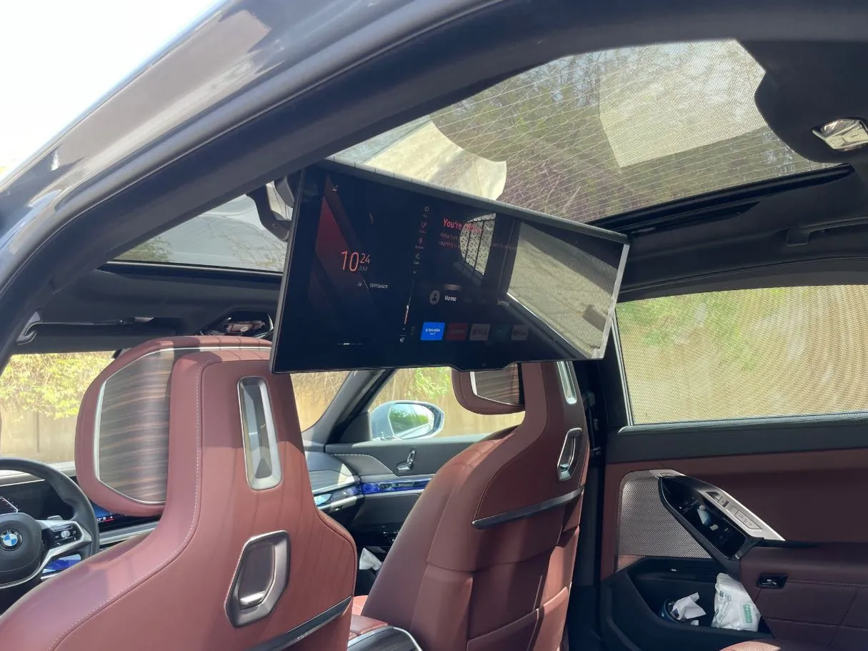 Car image 17