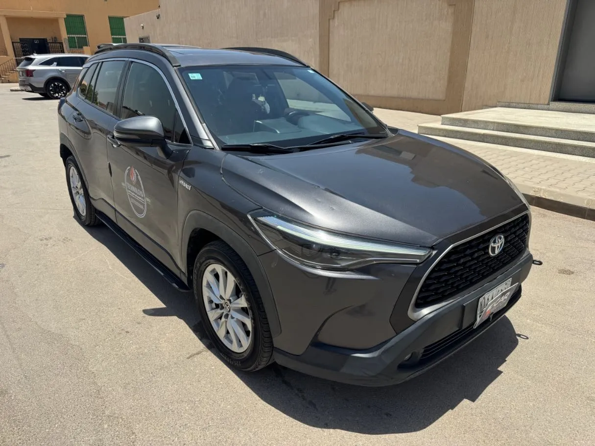 Car image 3