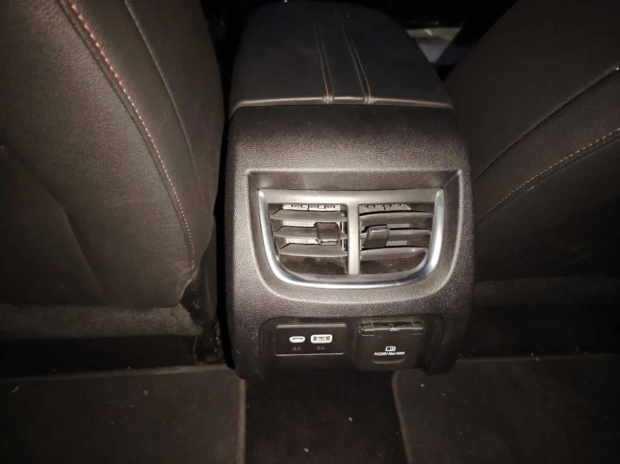 Car image 34