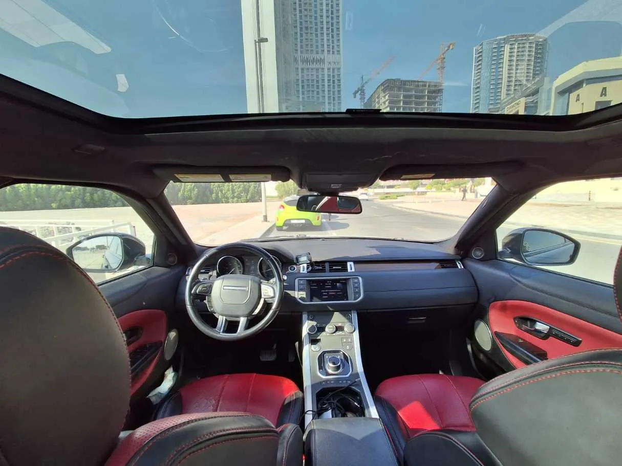 Car image 19