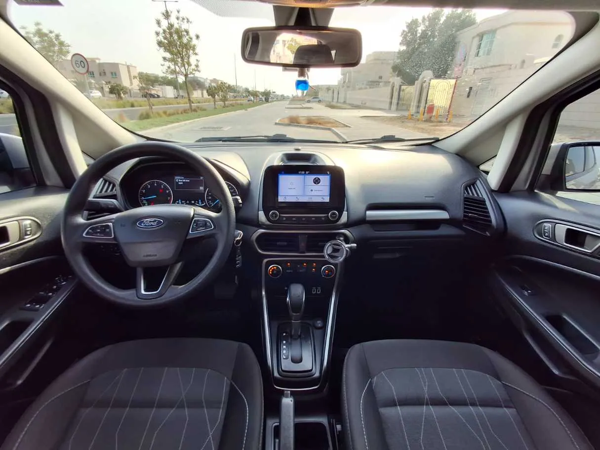 Car image 14