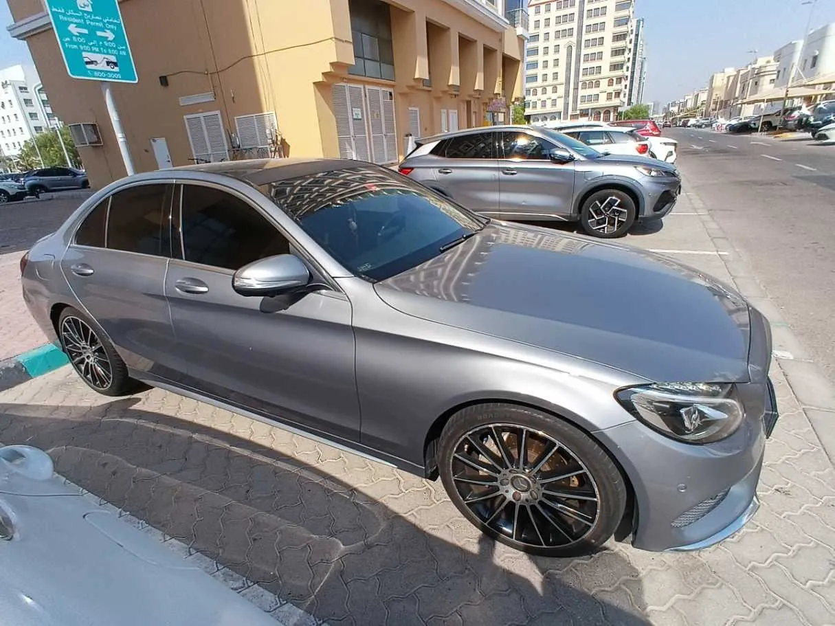 Car image 8